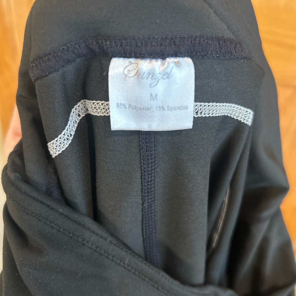 Women’s Leggings size M - Picture 3 of 3